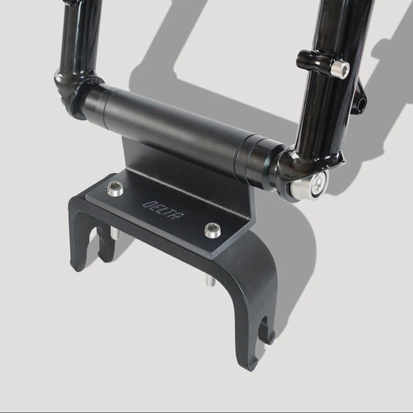 Delta Thru-Axle Pro Bike Hitch for Truck - Picture 3 of 7